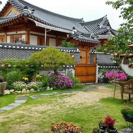 Hanok Madang Jeonju Ngoại thất bức ảnh