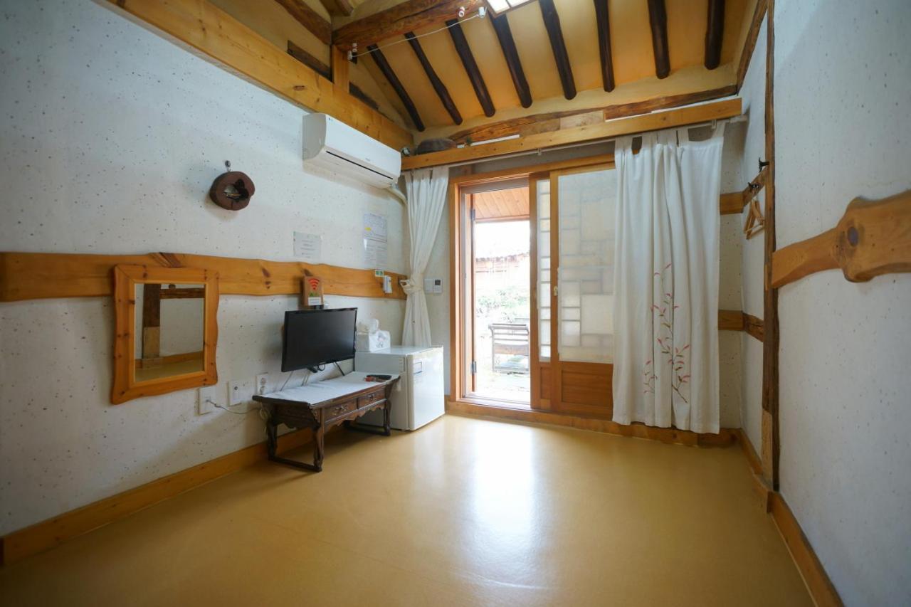 Hanok Madang Jeonju Ngoại thất bức ảnh
