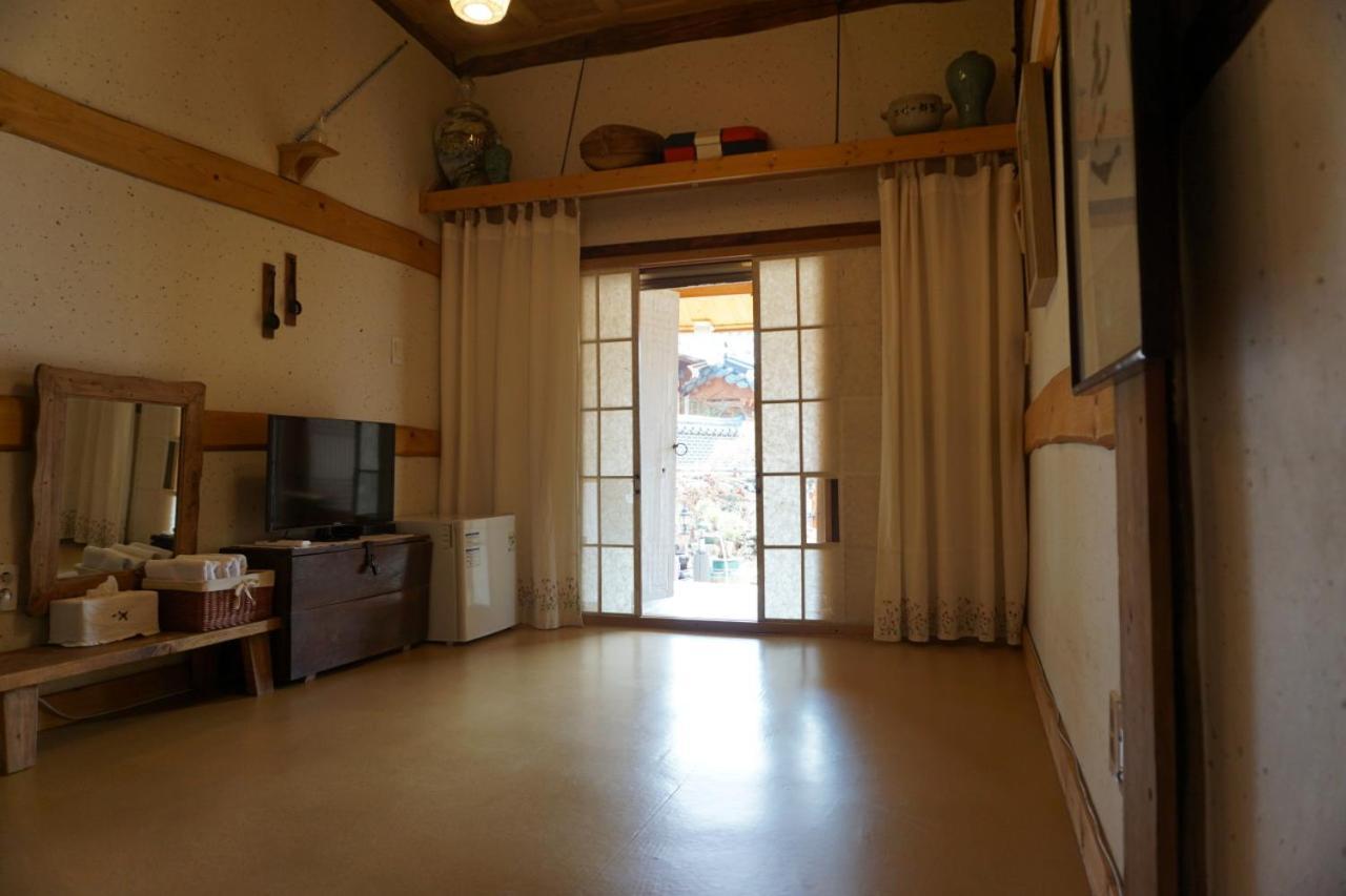 Hanok Madang Jeonju Ngoại thất bức ảnh