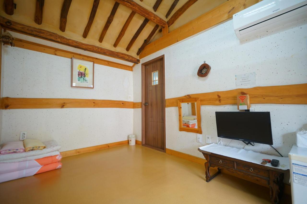 Hanok Madang Jeonju Ngoại thất bức ảnh