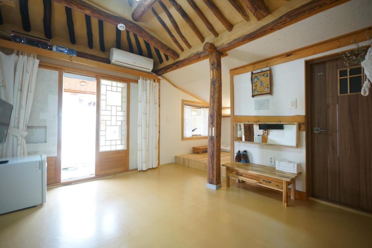 Hanok Madang Jeonju Ngoại thất bức ảnh