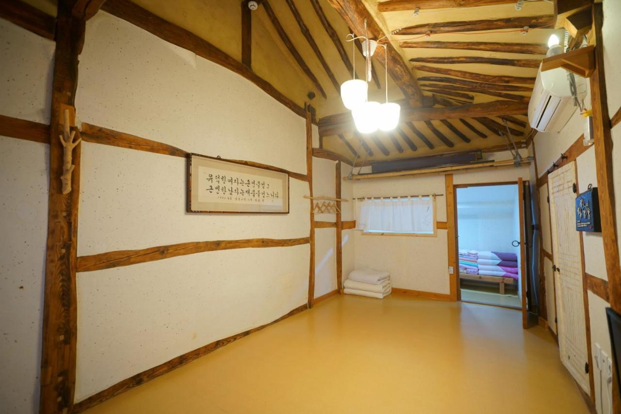 Hanok Madang Jeonju Ngoại thất bức ảnh